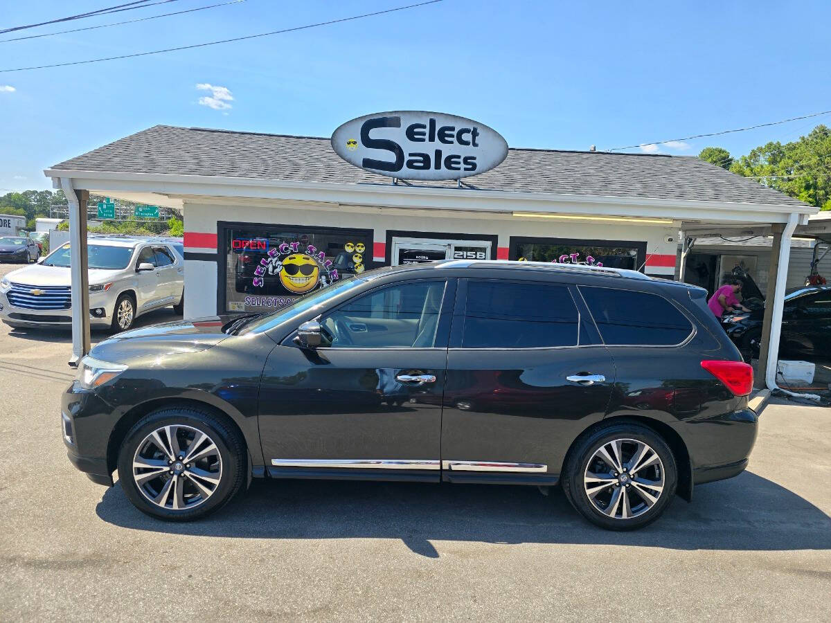 Dk. Green 2017 Nissan Pathfinder Platinum Platinum 4dr SUV 1