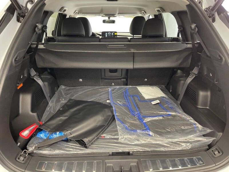 2025 Mitsubishi Outlander PHEV SE