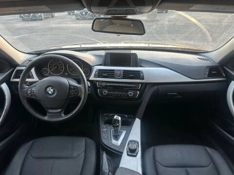 2017 BMW 3 Series 320i