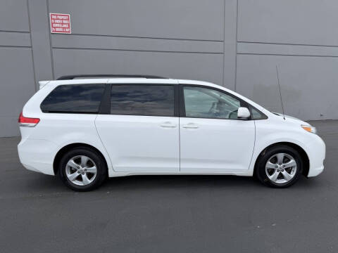2012 Toyota Sienna