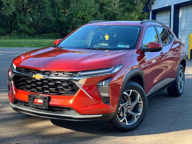 2024 Chevrolet Trax LT's photo