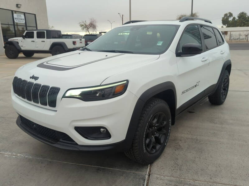 Jeep Cherokee's photo