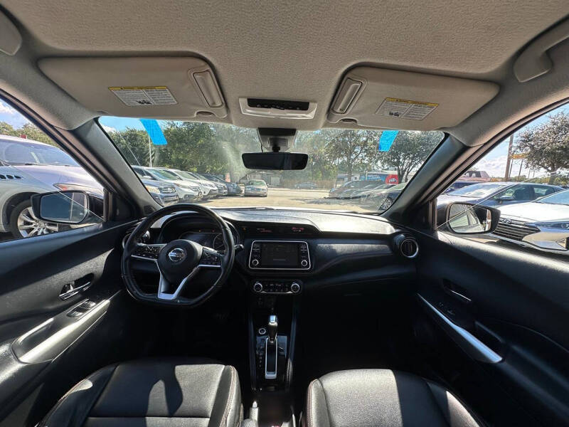 2020 Nissan Kicks SR