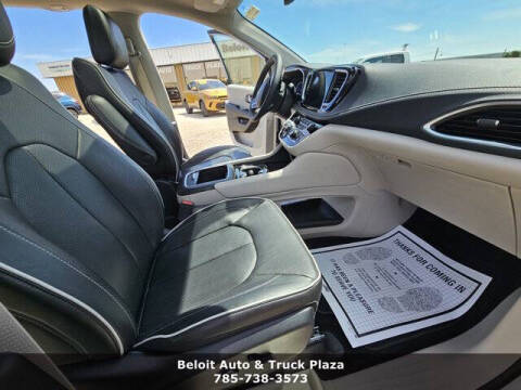 2023 Chrysler Pacifica Plug-In Hybrid Limited