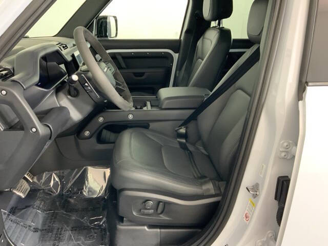 2023 Land Rover Defender 110 V8