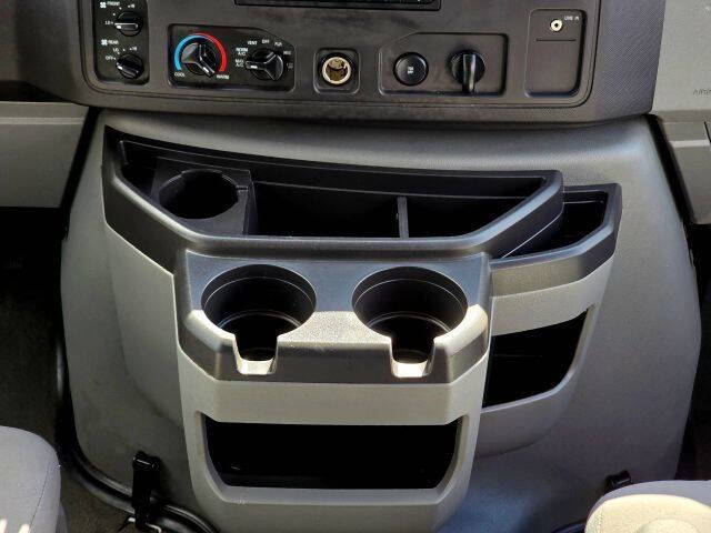 2011 Ford E-Series E-350 SD XLT