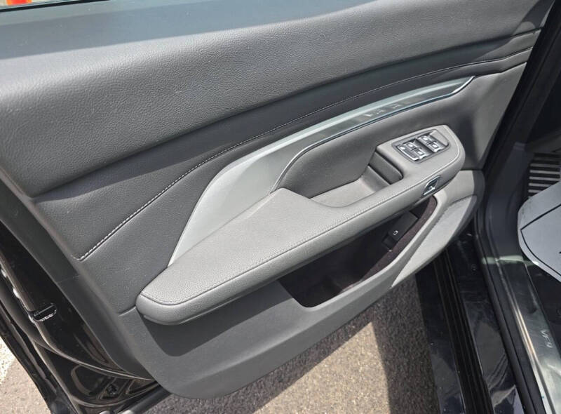 2024 VinFast VF9 Plus