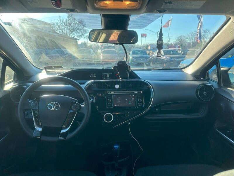2018 Toyota Prius c Three