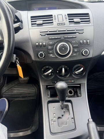 2013 Mazda MAZDA3 i SV