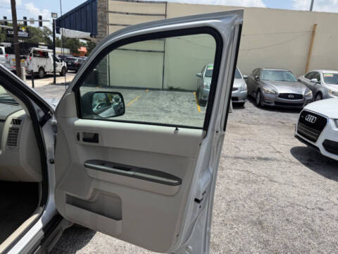 2010 Ford Escape XLS
