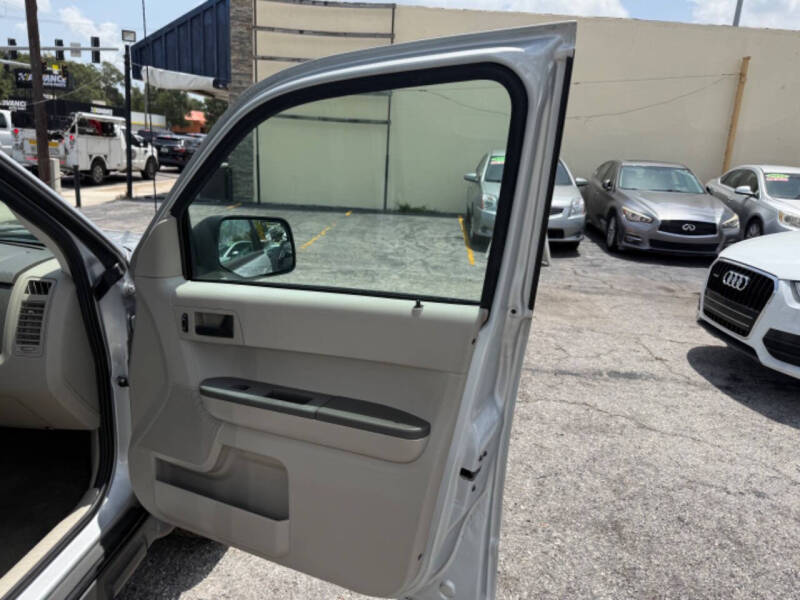 2010 Ford Escape XLS