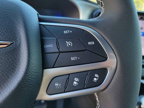 2025 Chrysler Voyager LX