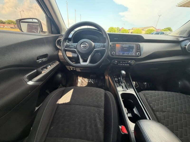 2022 Nissan Kicks SV