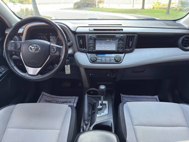 2017 Toyota RAV4 XLE