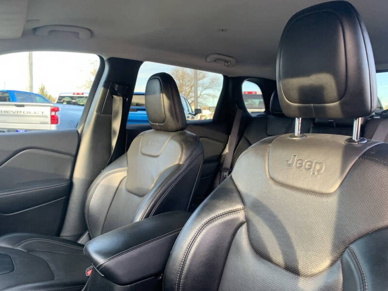 2023 Jeep Cherokee Altitude Lux