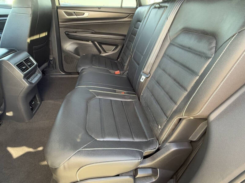 2026 Volkswagen Atlas Cross Sport SEL R-Line Black 4Motion