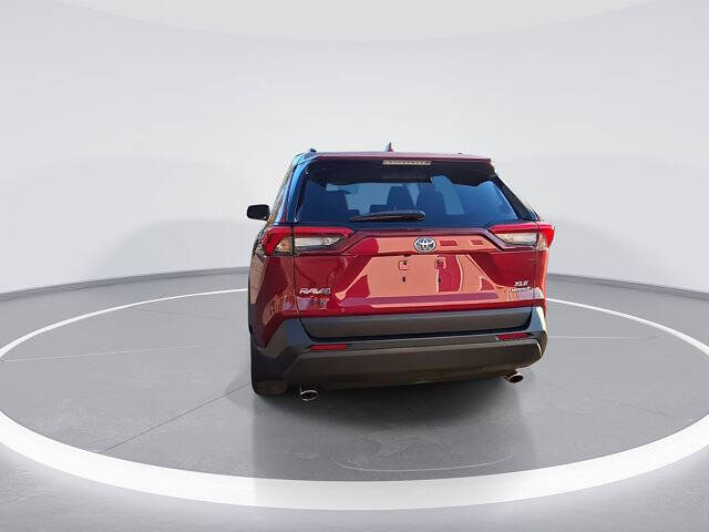 2021 Toyota RAV4 Hybrid XLE