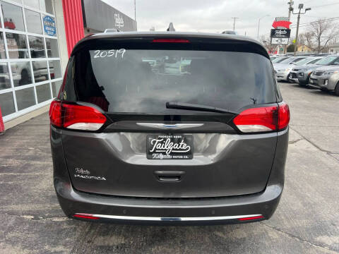 2017 Chrysler Pacifica Touring-L Plus