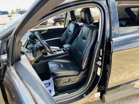 2022 Ford Edge Titanium