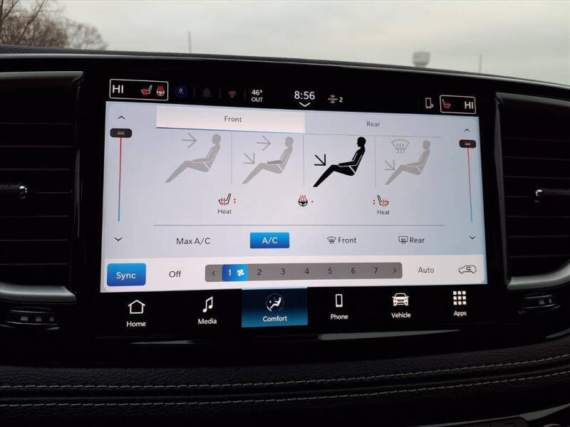 2026 Chrysler Pacifica Select