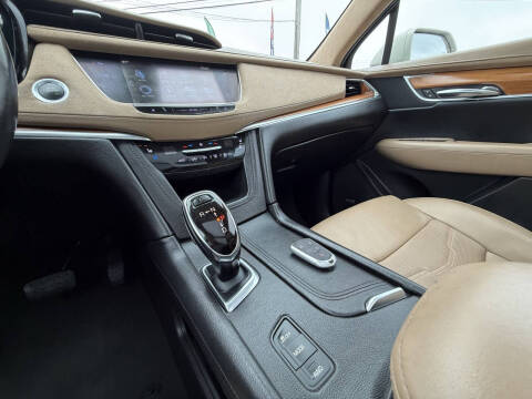 2017 Cadillac XT5 Platinum