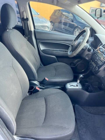 2015 Mitsubishi Mirage ES