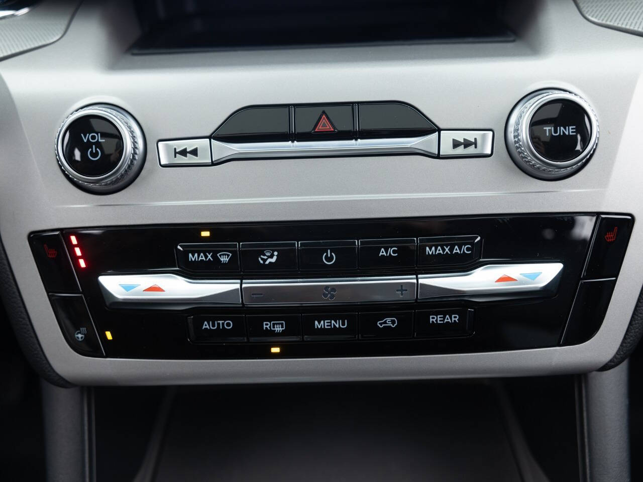 Used Car 2023 Ford Explorer  Xlt Awd 4dr Suv For Sale Under $35,000 In Coal City, Illinois