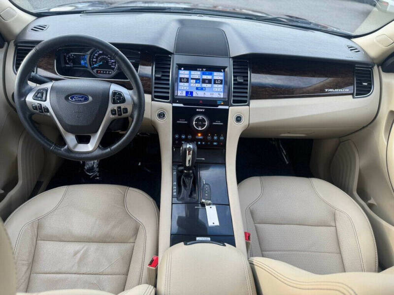 2019 Ford Taurus Limited
