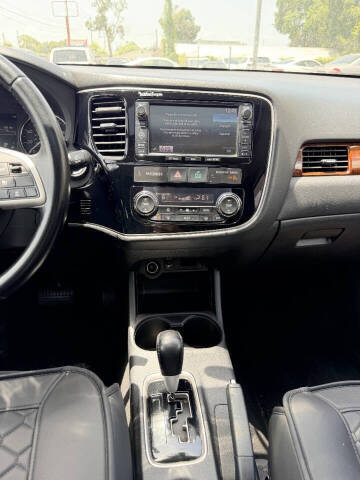 2015 Mitsubishi Outlander SE