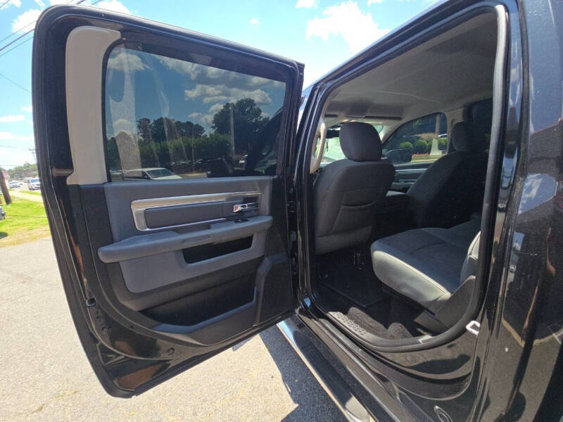 2016 RAM 1500 SLT