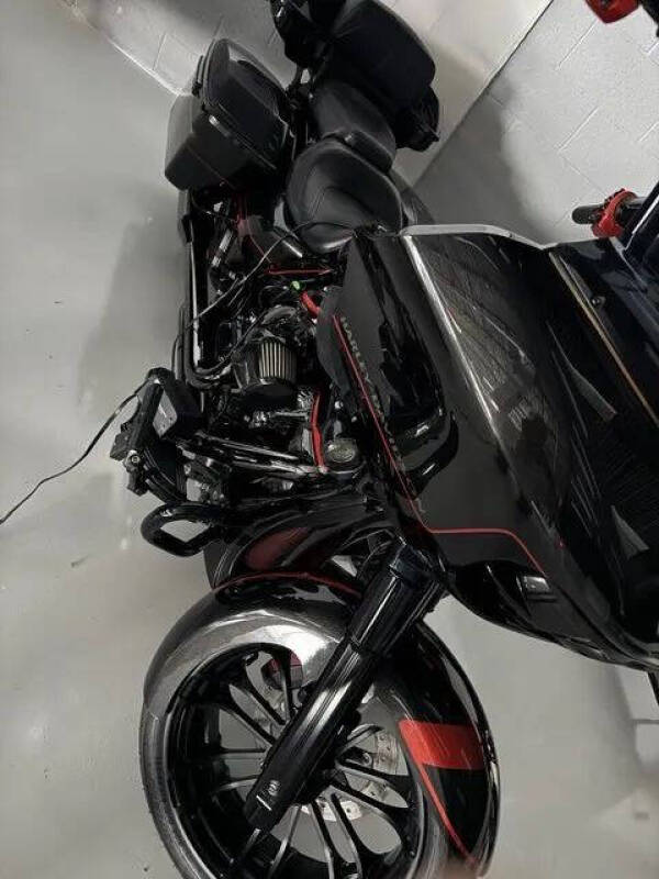 2018 Harley-Davidson FLTRXSE CVO Road Glide