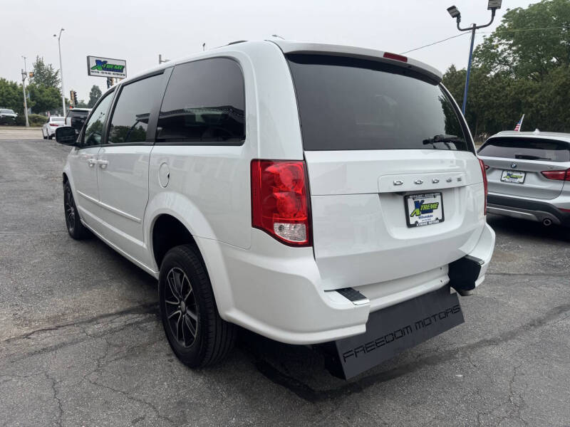2016 Dodge Grand Caravan R/T
