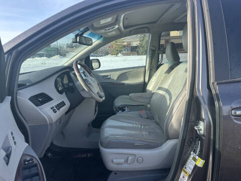 2014 Toyota Sienna Limited 7-Passenger