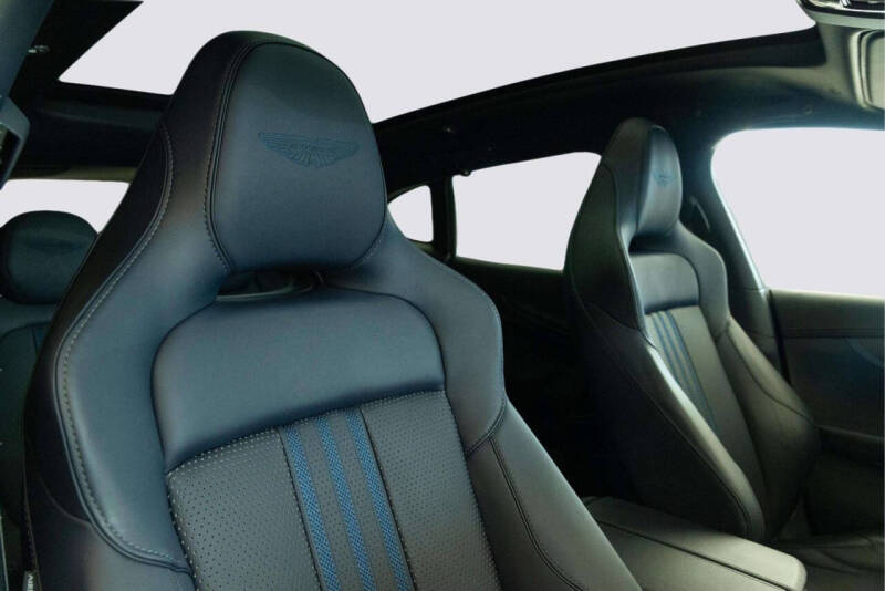 2025 Aston Martin DBX 707