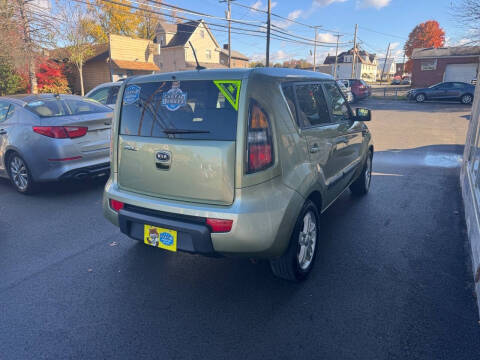 2011 Kia Soul +