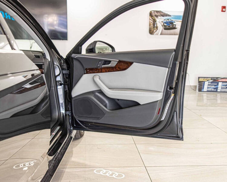 2019 Audi A4 quattro Premium Plus 45 TFSI