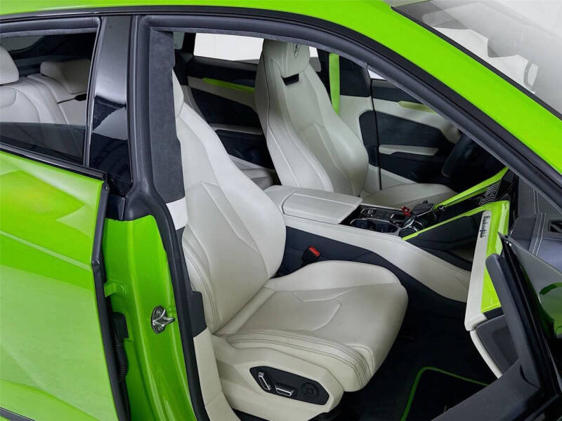 2022 Lamborghini Urus