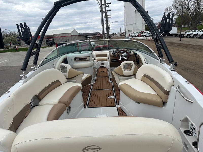 2013 Crownline E260 XS