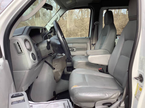 2010 Ford E-Series E-350 SD