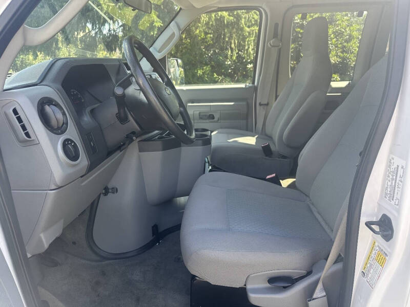2013 Ford E-Series E-350 SD XL