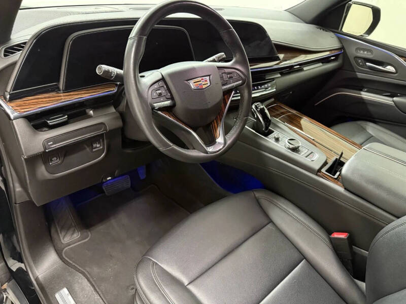 2023 Cadillac Escalade ESV Luxury