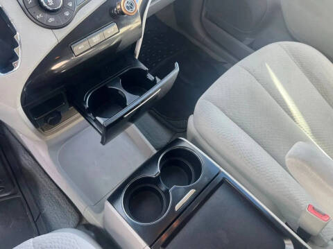 2011 Toyota Sienna LE 7-Passenger