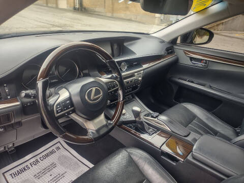 2017 Lexus ES 300h
