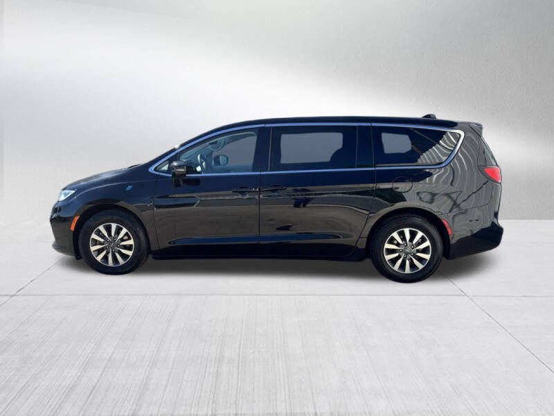 2024 Chrysler Pacifica Plug-In Hybrid Select