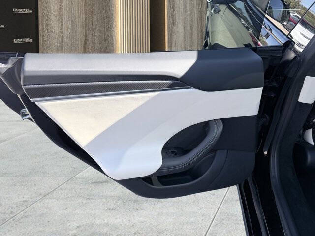 2023 Tesla Model S Plaid