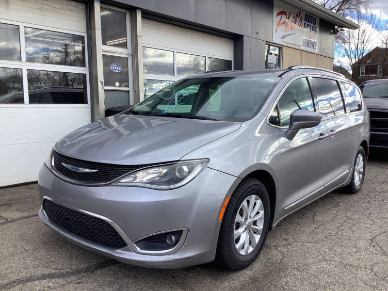 2019 Chrysler Pacifica Touring L's photo