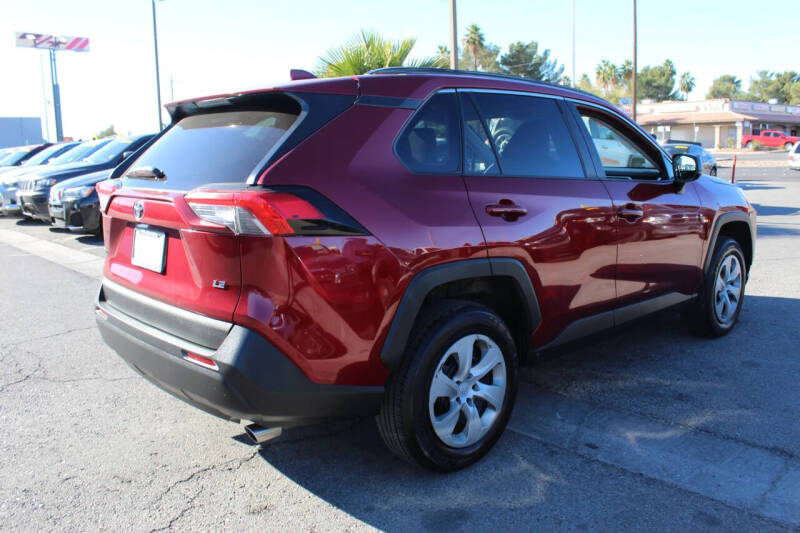 2020 Toyota RAV4 LE