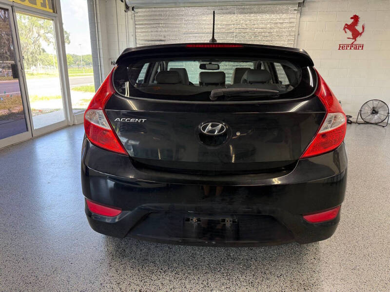 2012 Hyundai Accent SE