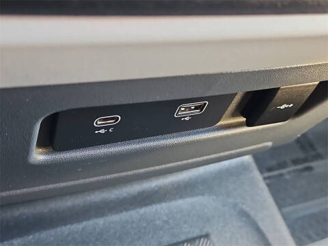 2022 Land Rover Defender 110 X-Dynamic SE