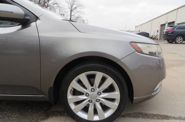 2011 Kia Forte SX photo 17